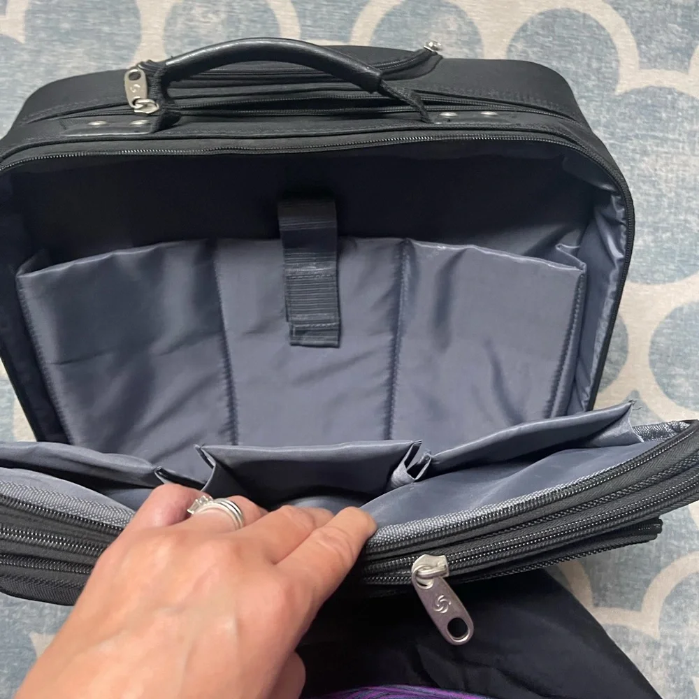 Samsonite wheeled briefcase/carry on luggage